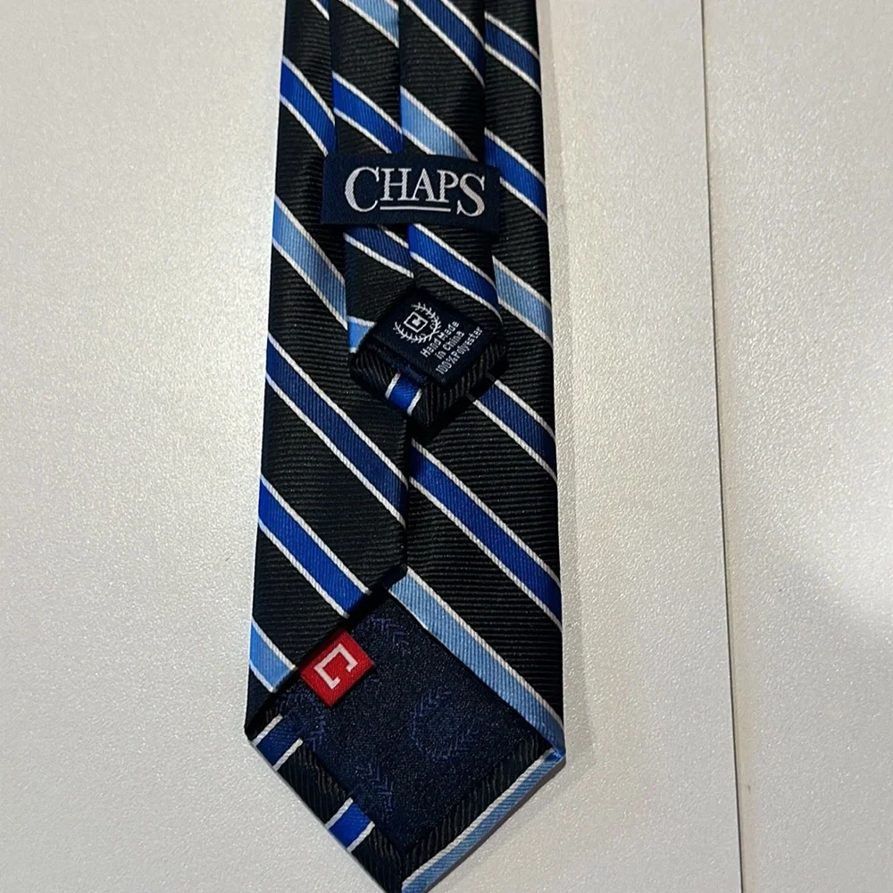 🔴Chaps youth clip-on tie. NWOT.